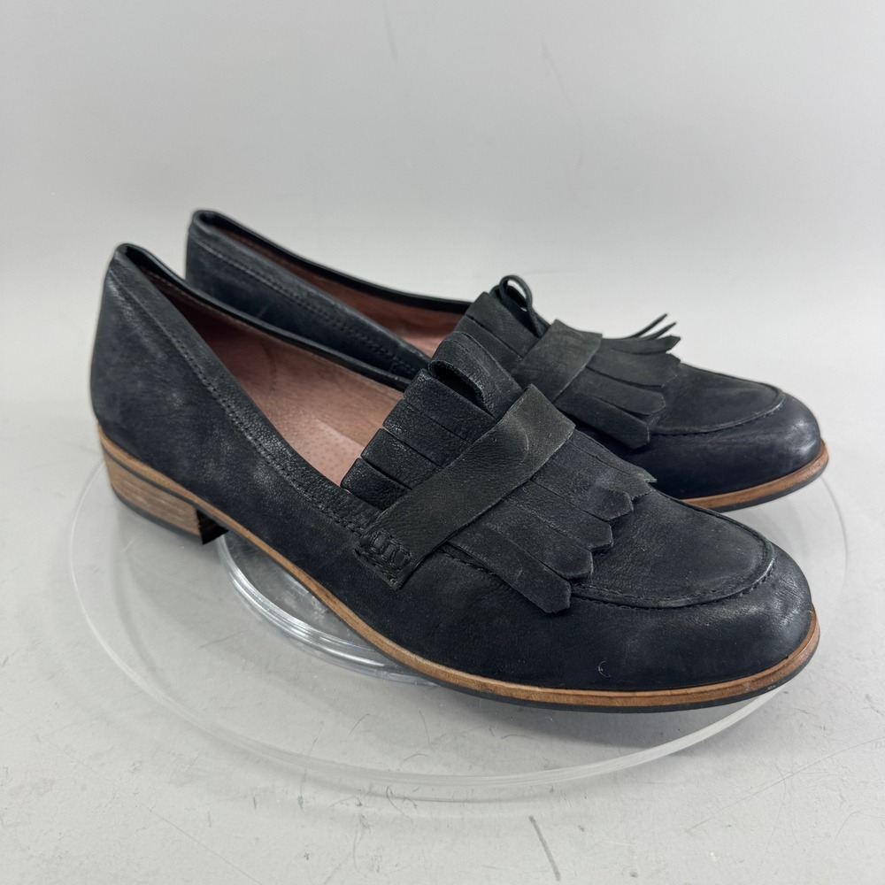 SoftWalk Womens Leather Kiltie Loafers Black Fringe Slip On Flats Size 11